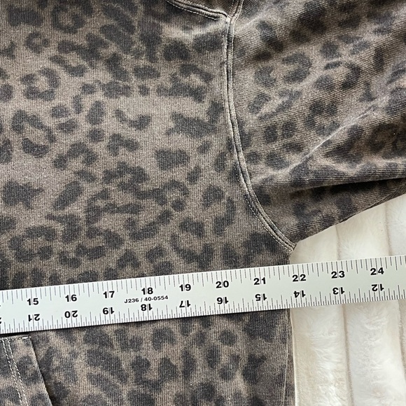 Anthropologie Sundry Leopard Print Cozy Hoodie Sweatshirt Size S Athleisure - Picture 13 of 15